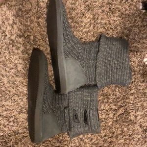 Size 8 knit bear claw boots